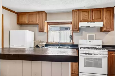 2038  Avon St, La Crosse, WI 54603 - Photo 6
