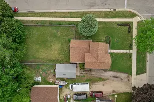 220 E Walworth St, Elkhorn, WI 53121 - Photo 32