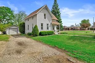 220 E Walworth St, Elkhorn, WI 53121 - Photo 26