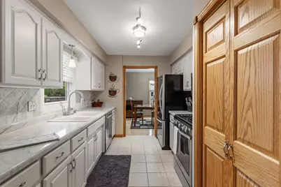 5922  Sycamore St, Greendale, WI 53129 - Photo 8