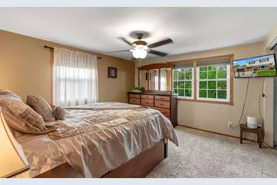 5922  Sycamore St, Greendale, WI 53129 - Photo 20