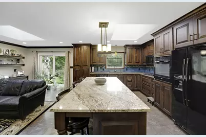 11016 N Lakeside Rd, Mequon, WI 53092 - Photo 2