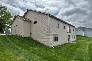 411 Rosewood Ct, Lake Mills, WI 53551 - Photo 4