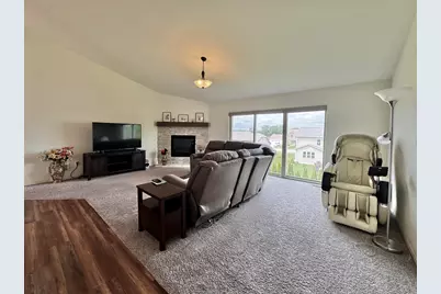 411  Rosewood Ct, Lake Mills, WI 53551 - Photo 12