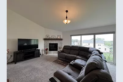 411  Rosewood Ct, Lake Mills, WI 53551 - Photo 10