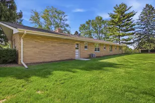 4054 Maple Grove Dr, Richfield, WI 53033 - Photo 36