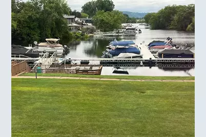 1323  Lauderdale Pl, Onalaska, WI 54650 - Photo 2
