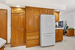 904 Glenview Dr, Manitowoc, WI 54220 - Photo 8