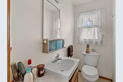 904  Glenview Dr, Manitowoc, WI 54220 - Photo 6