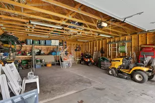 904 Glenview Dr, Manitowoc, WI 54220 - Photo 20