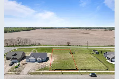 210  Linden Ln, Delavan, WI 53115 - Photo 8