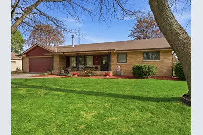 2211  Markham St, Manitowoc, WI 54220 - Photo 2