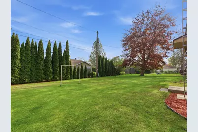 2211  Markham St, Manitowoc, WI 54220 - Photo 26