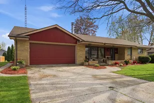 2211 Markham St, Manitowoc, WI 54220 - Photo 1