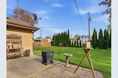 2211  Markham St, Manitowoc, WI 54220 - Photo 28