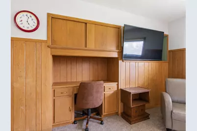 2211  Markham St, Manitowoc, WI 54220 - Photo 14