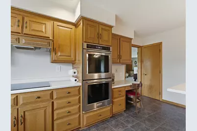 2211  Markham St, Manitowoc, WI 54220 - Photo 12