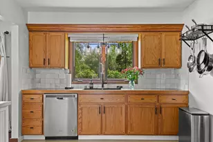 W215N10367 Laurel Ct, Germantown, WI 53017 - Photo 14