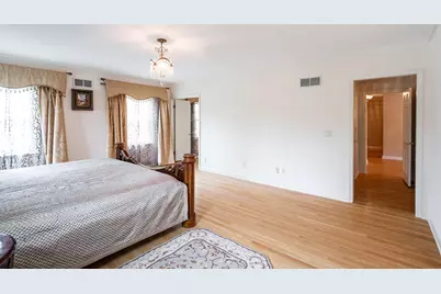 229  Indian Creek Ct, Fox Point, WI 53217 - Photo 36