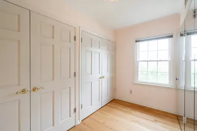 229  Indian Creek Ct, Fox Point, WI 53217 - Photo 32