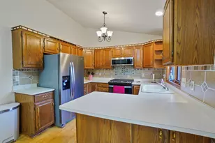 S92W35305 Barbary Ct, Eagle, WI 53119 - Photo 10
