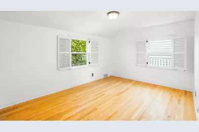 6221 N Lake Dr, Whitefish Bay, WI 53217 - Photo 20