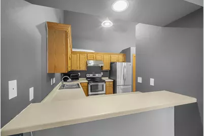 9322 W Loomis Rd #5, Franklin, WI 53132 - Photo 4