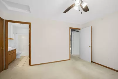 9322 W Loomis Rd #5, Franklin, WI 53132 - Photo 10
