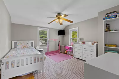 2476 S 75th St, West Allis, WI 53219 - Photo 14