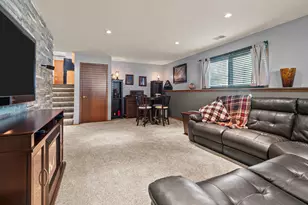 7239 Sherry Ln, Racine, WI 53185 - Photo 20