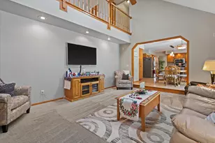 722 Greenway Terrace, Hartland, WI 53029 - Photo 10