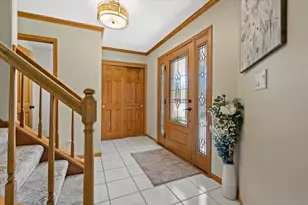 722 Greenway Terrace, Hartland, WI 53029 - Photo 4