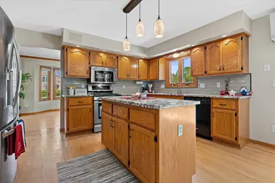 722  Greenway Ter, Hartland, WI 53029 - Photo 6