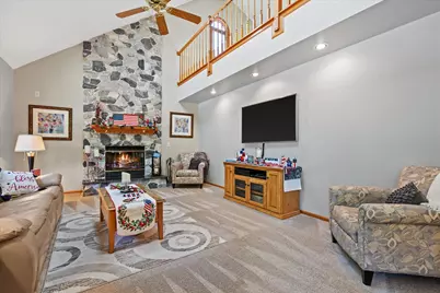 722  Greenway Ter, Hartland, WI 53029 - Photo 8