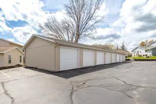 220 S 18th Ave, West Bend, WI 53095 - Photo 6