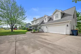 1202 W Oakwood Rd, Oak Creek, WI 53154 - Photo 36