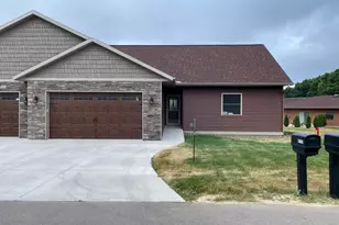 W7708 Parcher Ct, Holland, WI 54636 - Photo 2