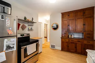 932 N 68th St, Wauwatosa, WI 53213 - Photo 14