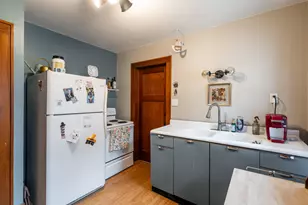 932 N 68th St, Wauwatosa, WI 53213 - Photo 16