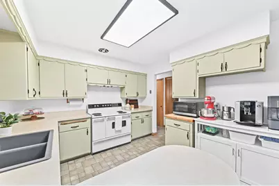 4447 W Midland Dr, Milwaukee, WI 53219 - Photo 12