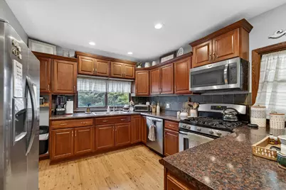 8409 S 35th St, Franklin, WI 53132 - Photo 6