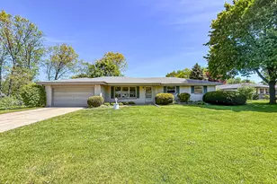 3150 S Ventura Dr, New Berlin, WI 53151 - Photo 1