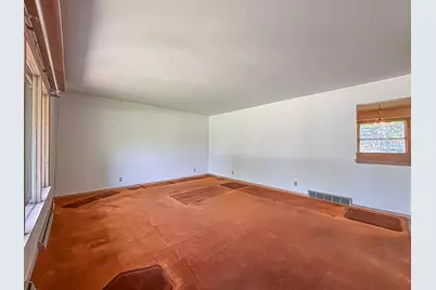 3150 S Ventura Dr, New Berlin, WI 53151 - Photo 4