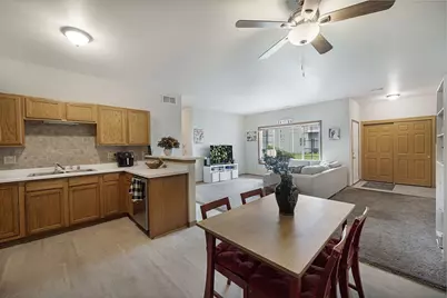 6884 S Rolling Meadows Ct, Oak Creek, WI 53154 - Photo 8