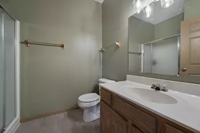 6884 S Rolling Meadows Ct, Oak Creek, WI 53154 - Photo 18