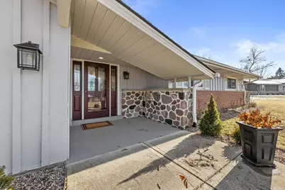 850  Janacek Rd, Brookfield, WI 53045 - Photo 4