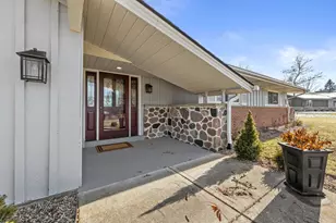 850 Janacek Rd, Brookfield, WI 53045 - Photo 4