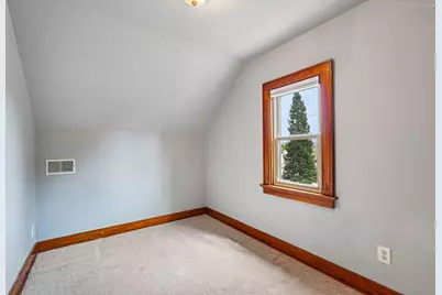 4033 N 93rd St, Wauwatosa, WI 53222 - Photo 14