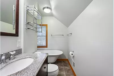 4033 N 93rd St, Wauwatosa, WI 53222 - Photo 16