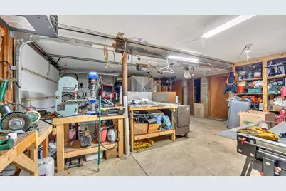 851  Linden St, Cleveland, WI 53015 - Photo 24